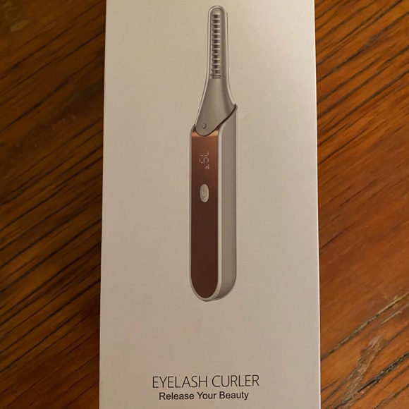 Heated eyelash curler - Picture 1 of 2